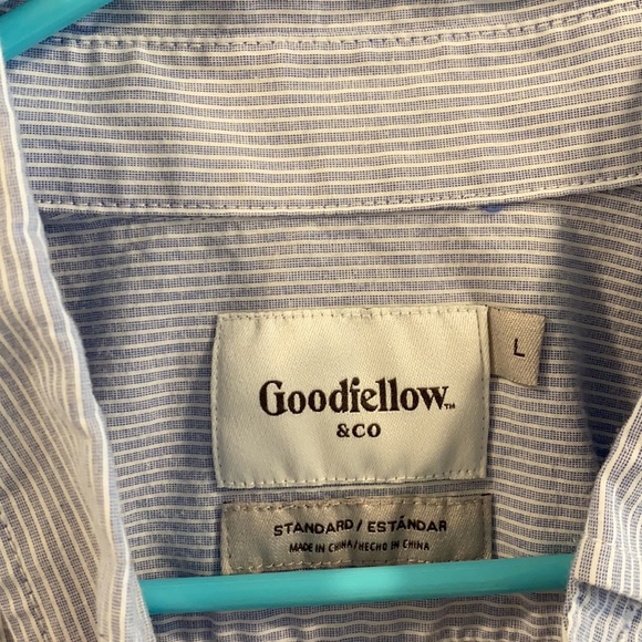 ❗️BOGO❗️Men’s Button Down Shirt - Picture 3 of 8